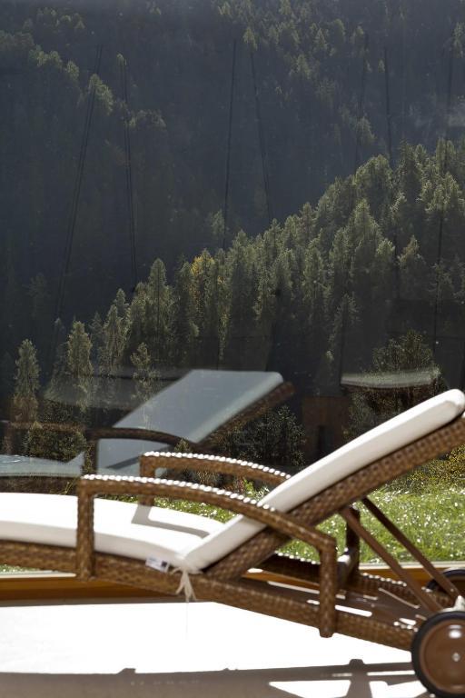 Hotel Arnica Scuol - Adults Only Exterior foto